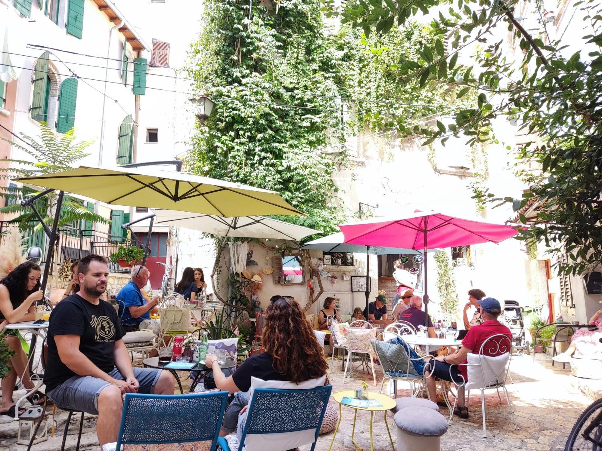 Apartment Piazza Antica Rovinj Bagian luar foto