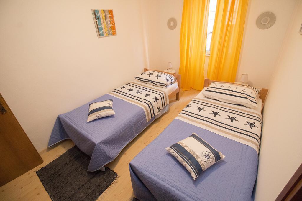 Apartment Piazza Antica Rovinj Bagian luar foto
