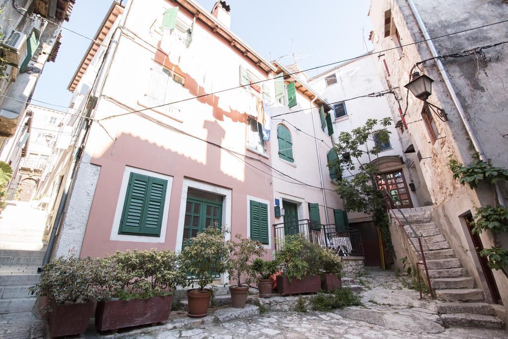 Apartment Piazza Antica Rovinj Bagian luar foto